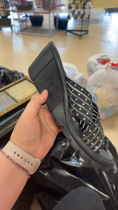 Sketchers Sandals 7