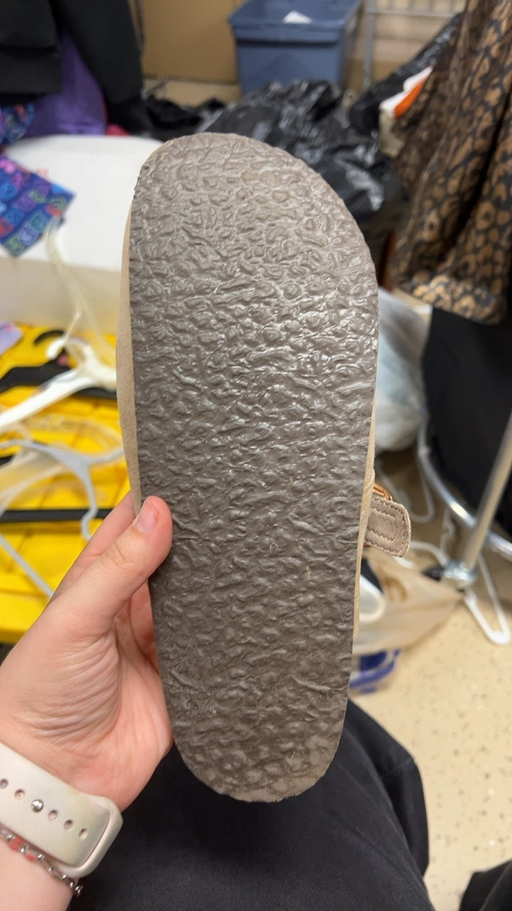 Slippers 10