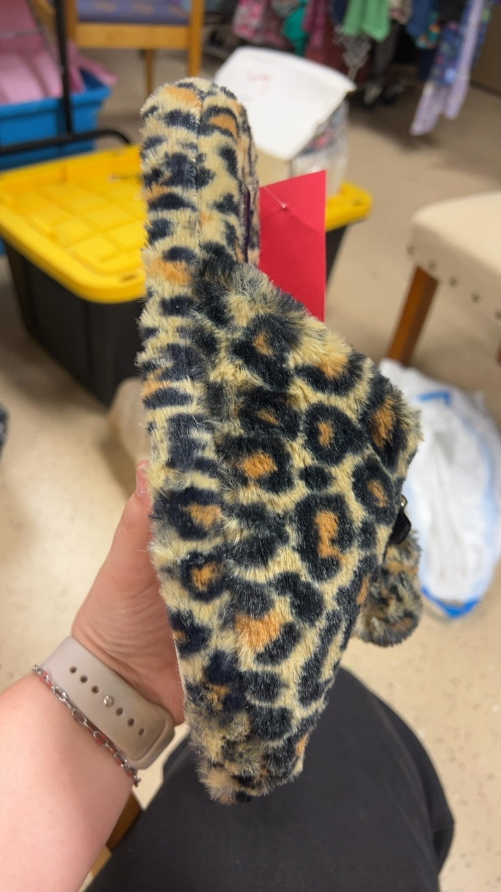 Slippers 10/11
