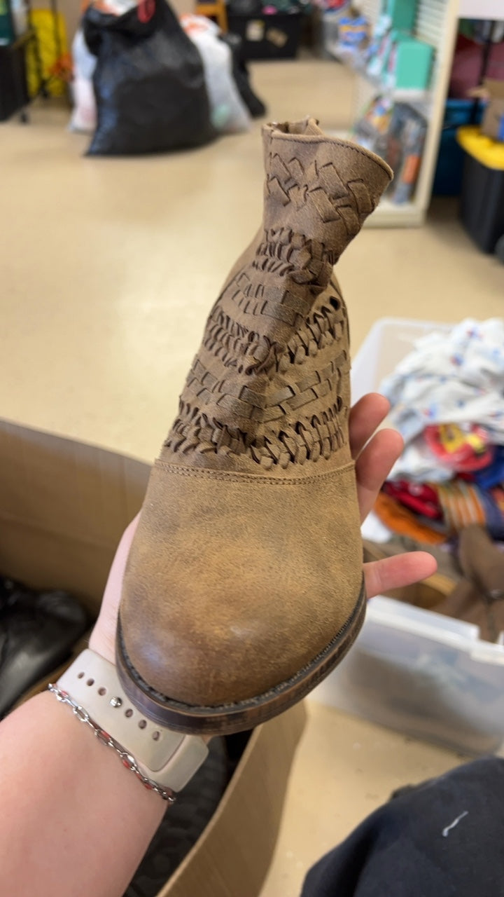 Boots 7 woven 