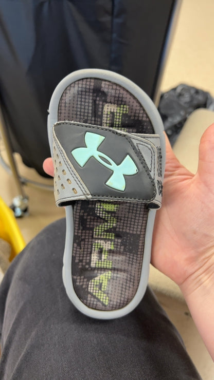 Under Armour Slides Youth 12