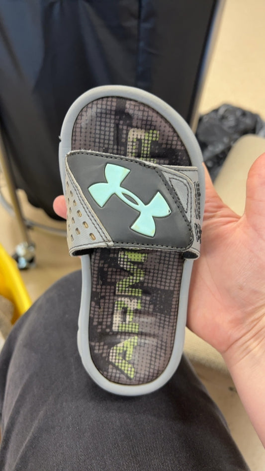 Under Armour Slides Youth 12