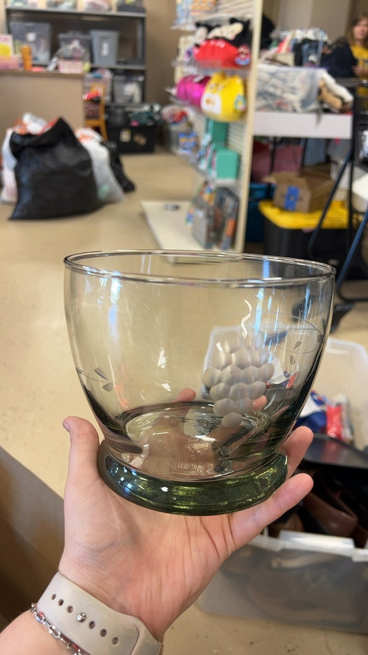 Glassware dish