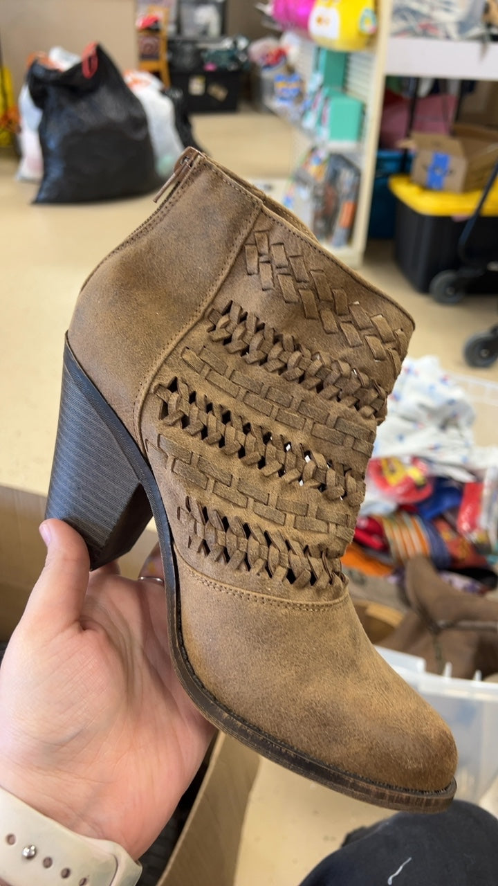 Boots 7 woven 