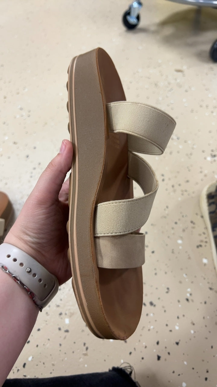 Tan Sandals 10