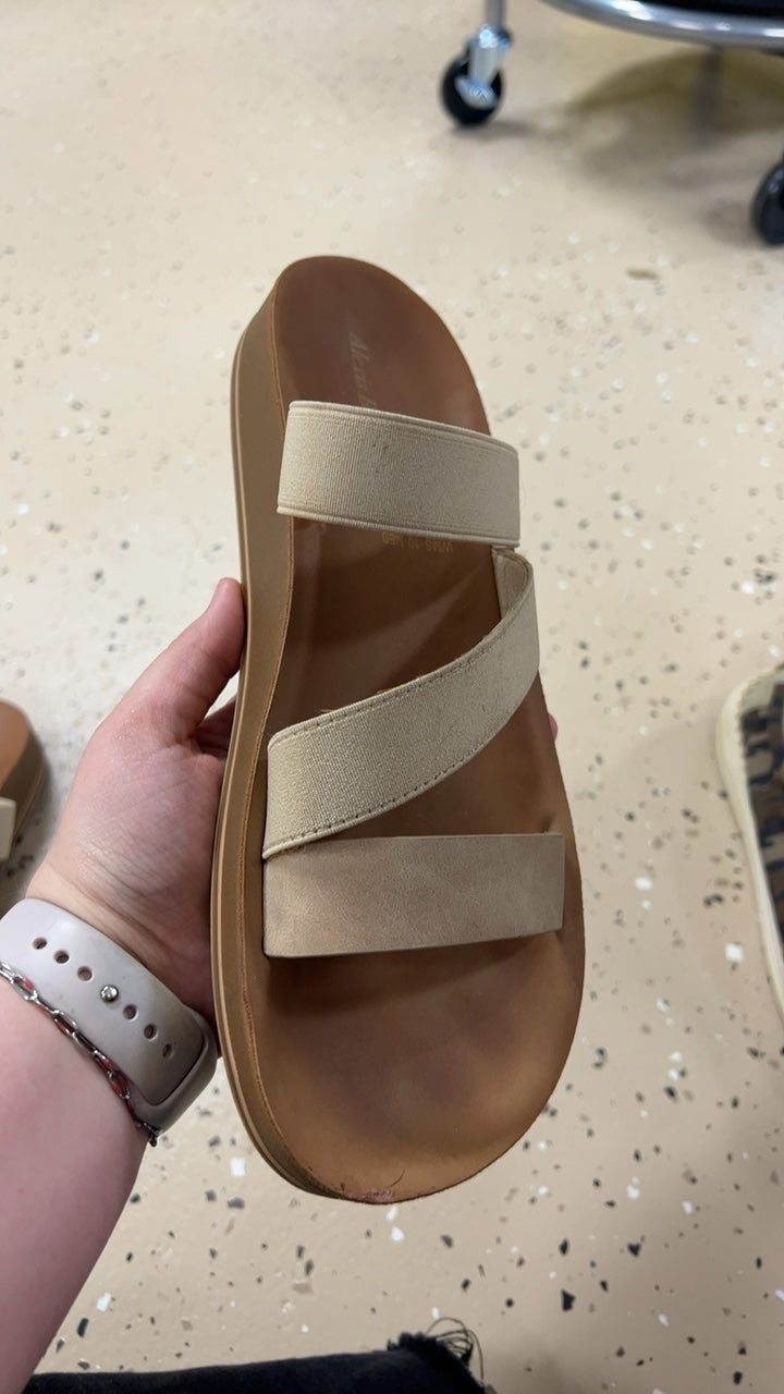 Tan Sandals 10