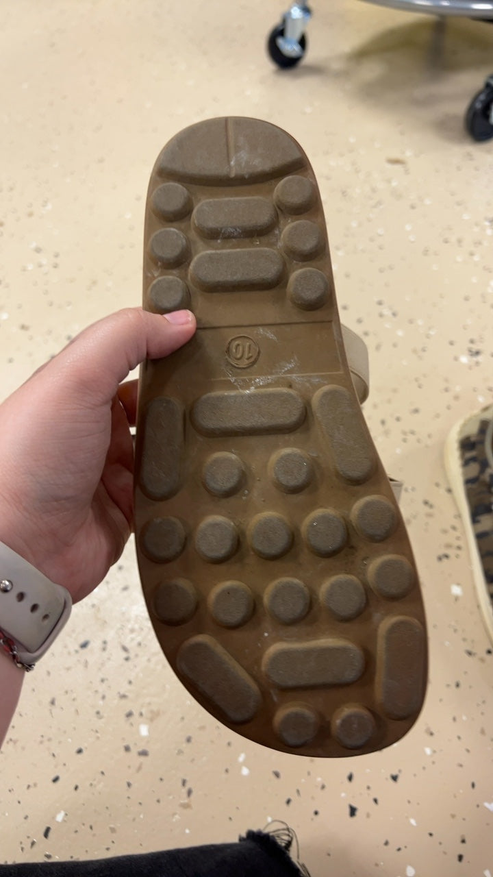 Tan Sandals 10