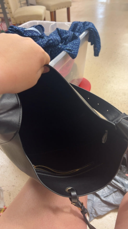 Black Purse 