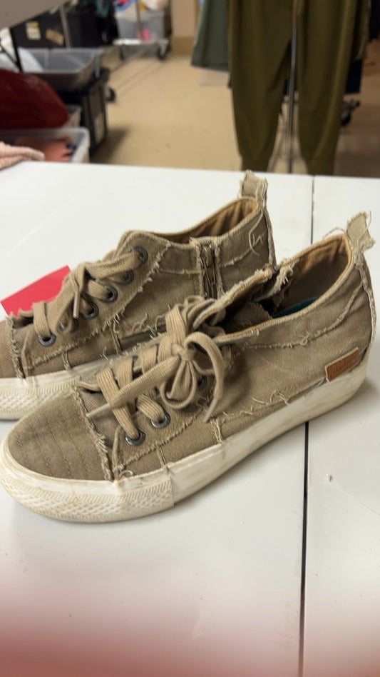 Sneakers 8