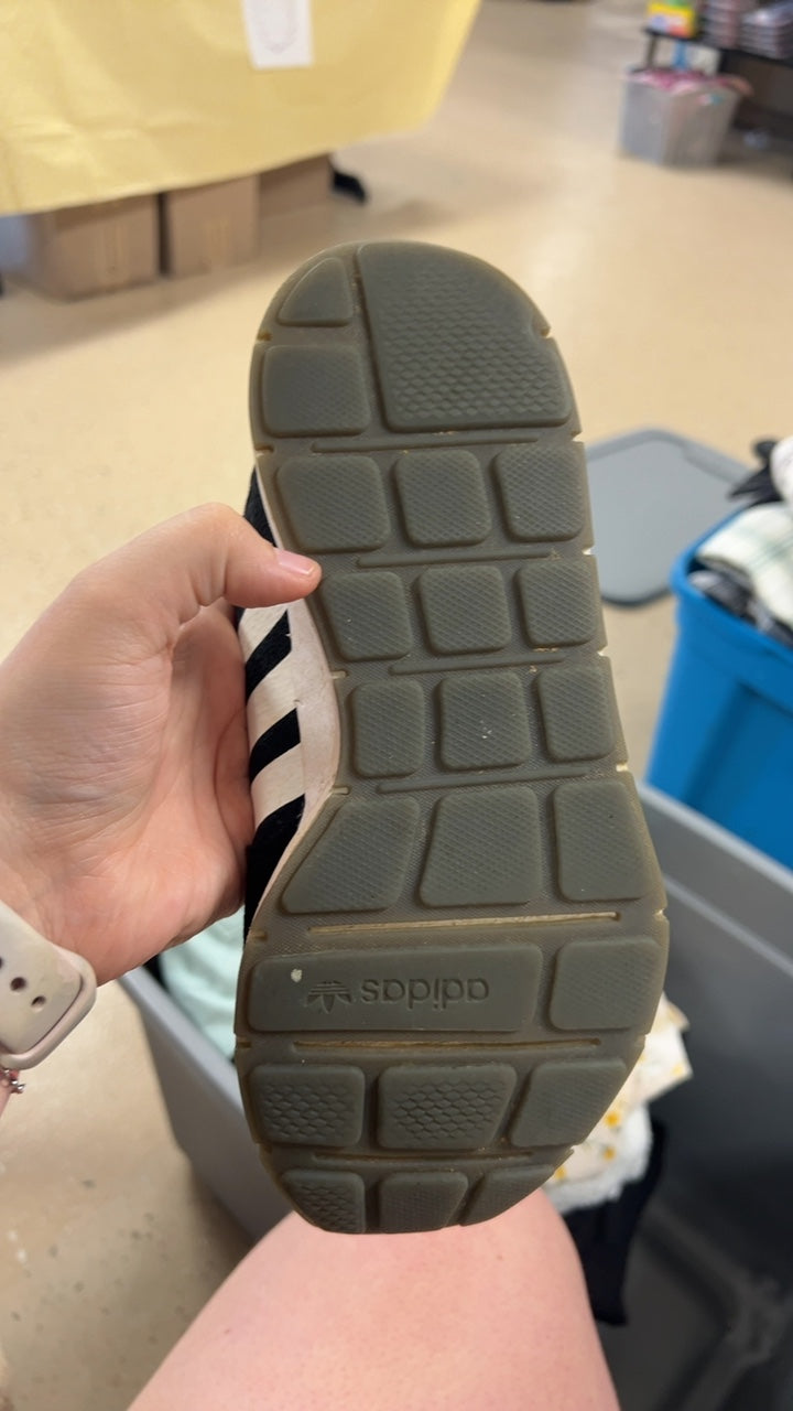 Adidas Sneakers 6.5