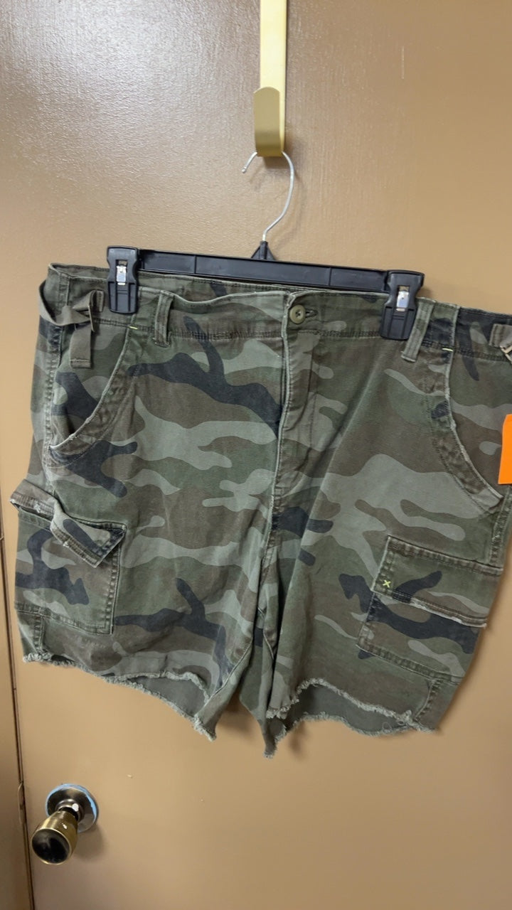 Shorts 16