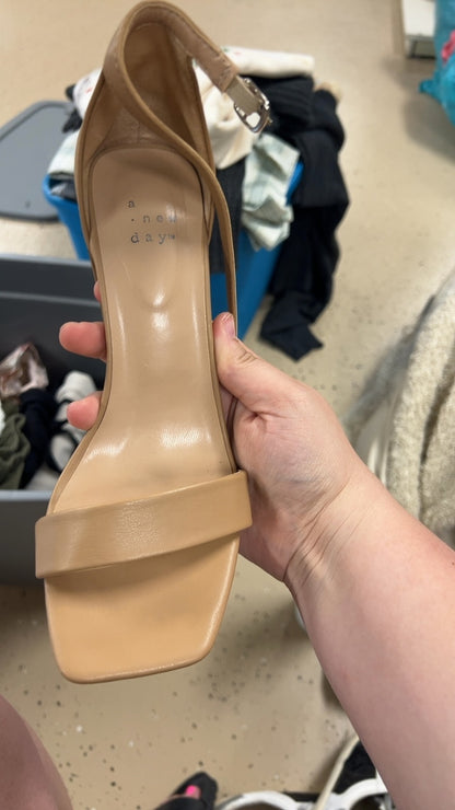 a new day Sandals 7.5 nudes heels