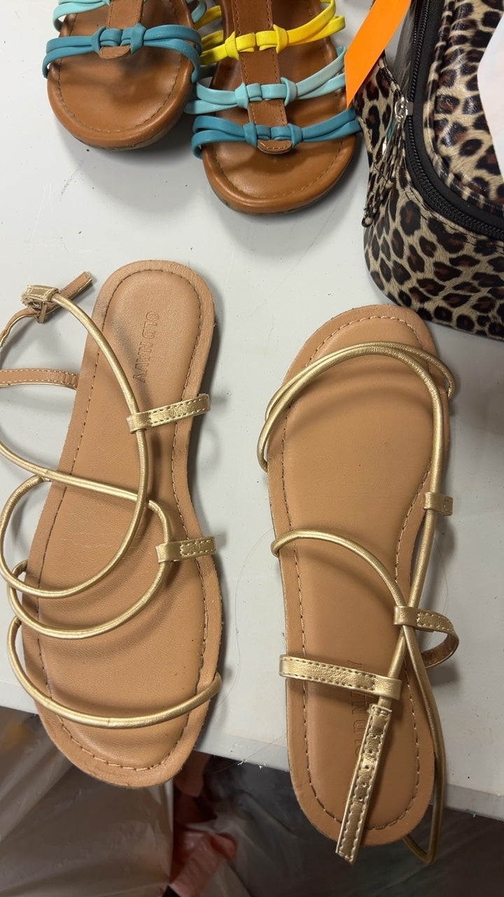 Old Navy Sandals 6