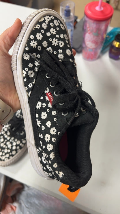Levi Sneakers 5