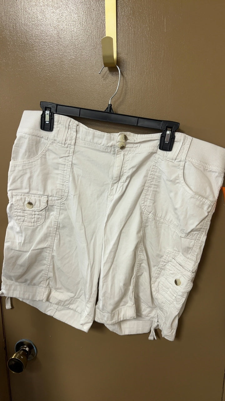 Shorts 16