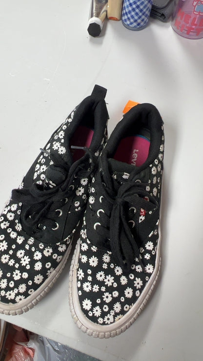 Levi Sneakers 5