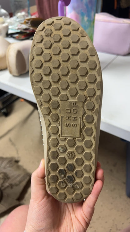 Sneakers 7.5