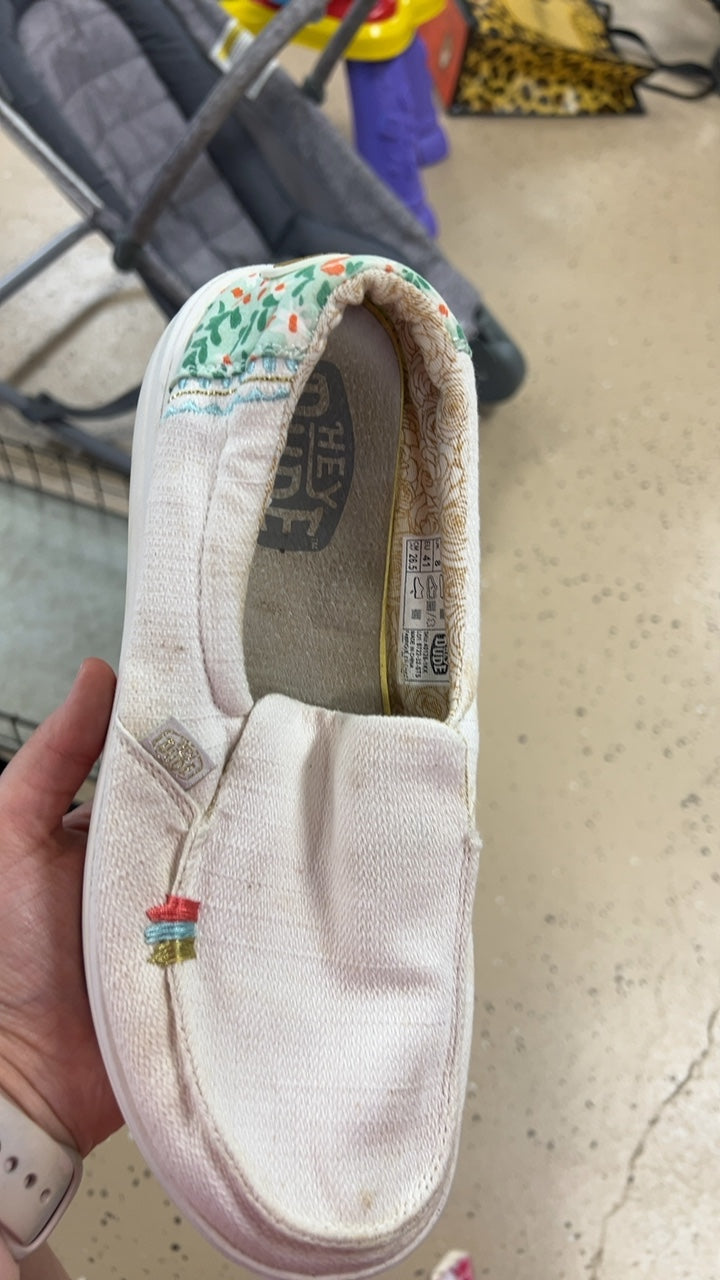 Hey Dude Shoes 10