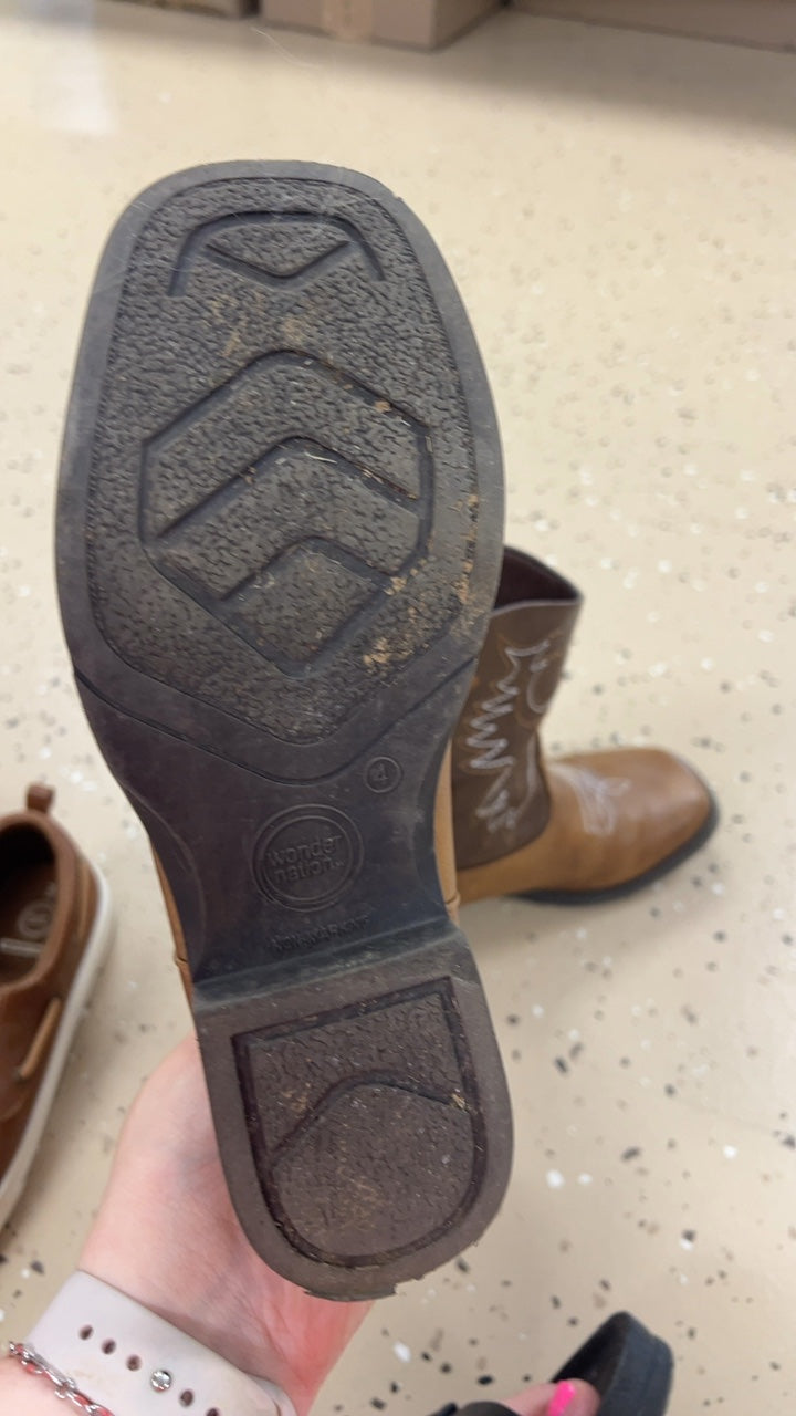 Boots Youth 4
