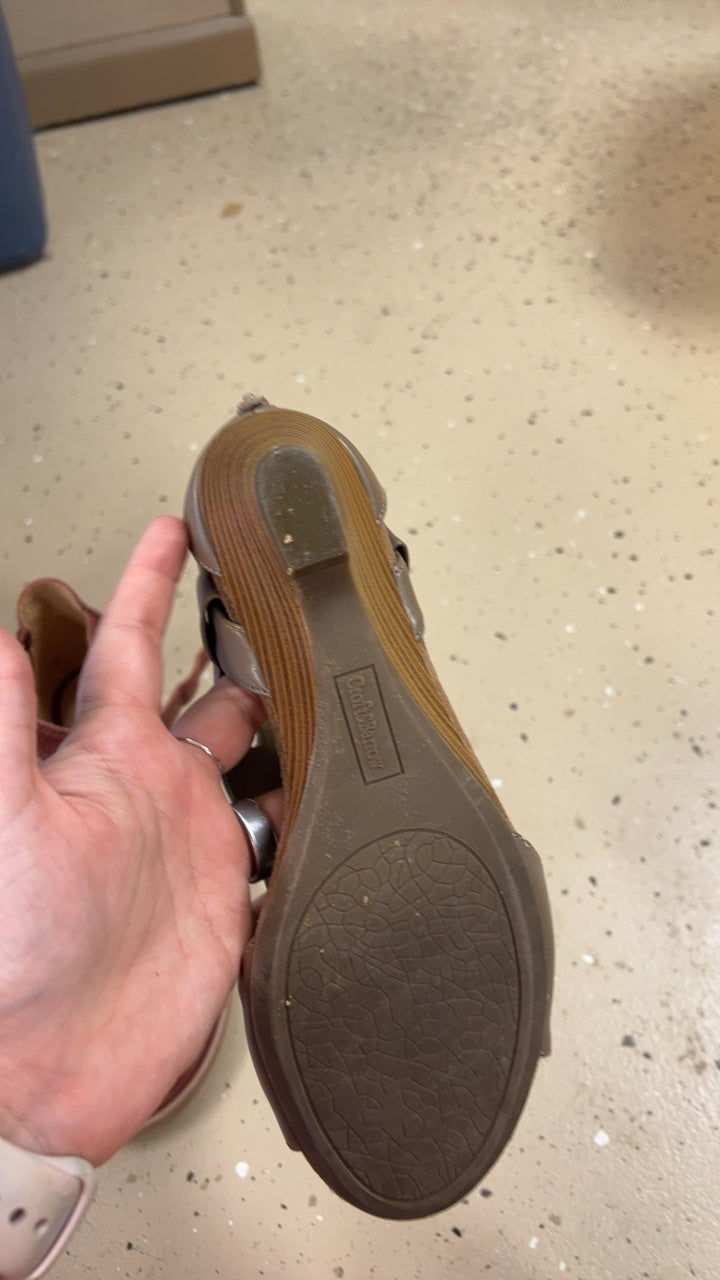 Croft & Barrow Sandals 7.5