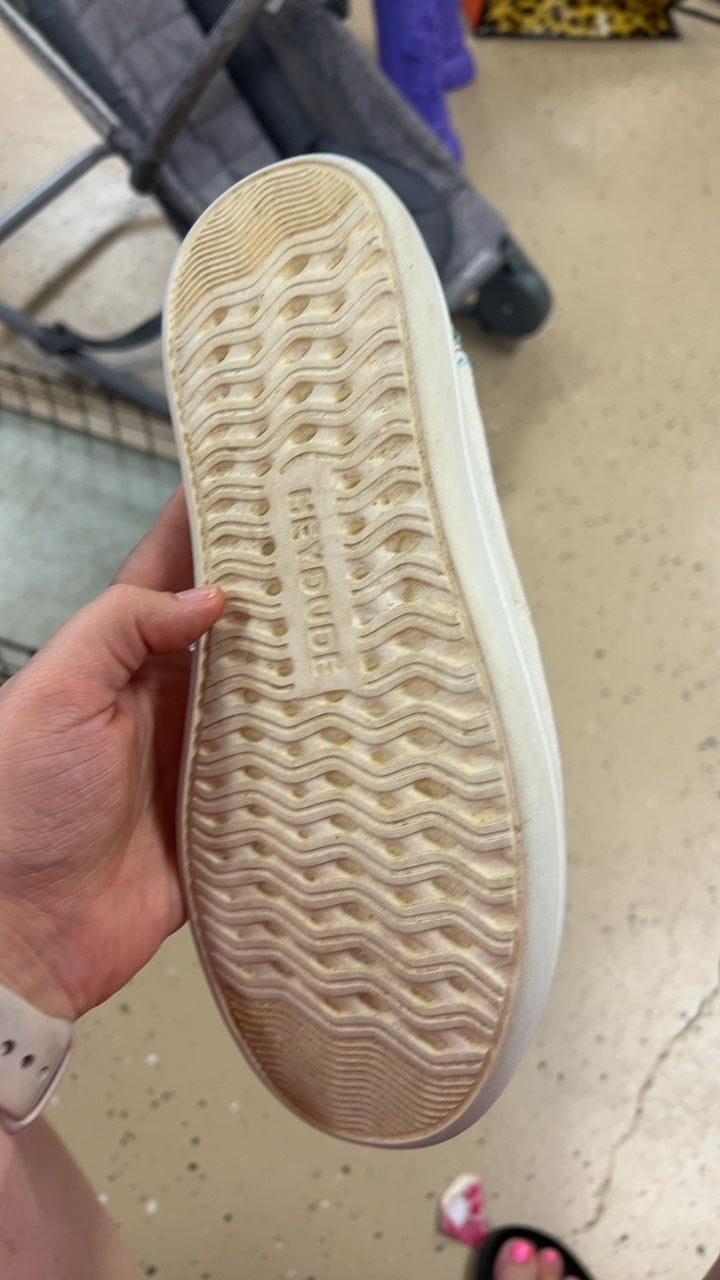 Hey Dude Shoes 10