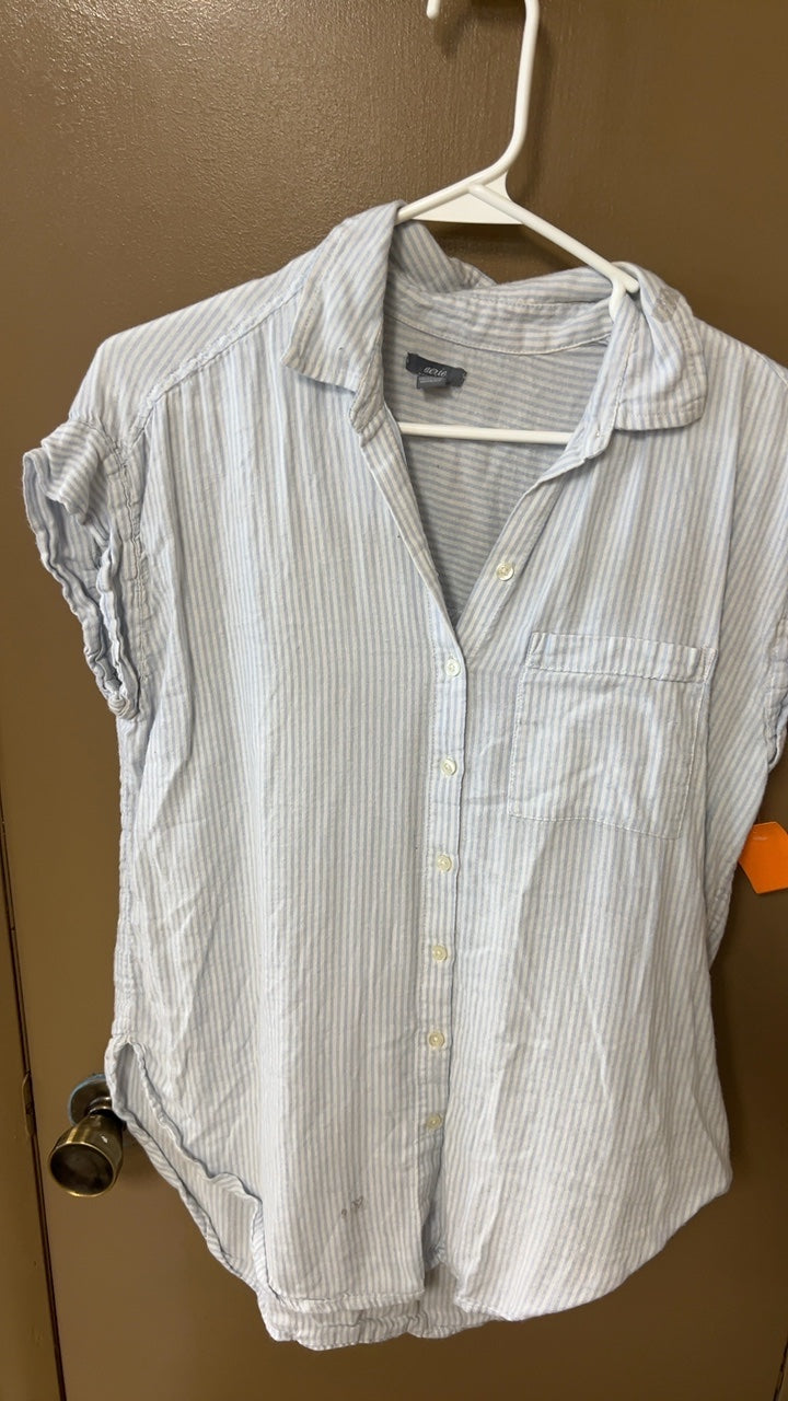 Aerie Shirt XS small spot