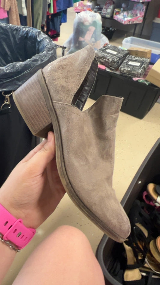 Boots 7