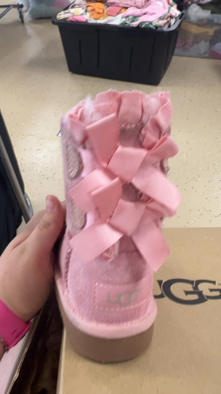 UGG Shoes Youth 6