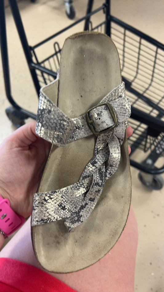Sandals 8