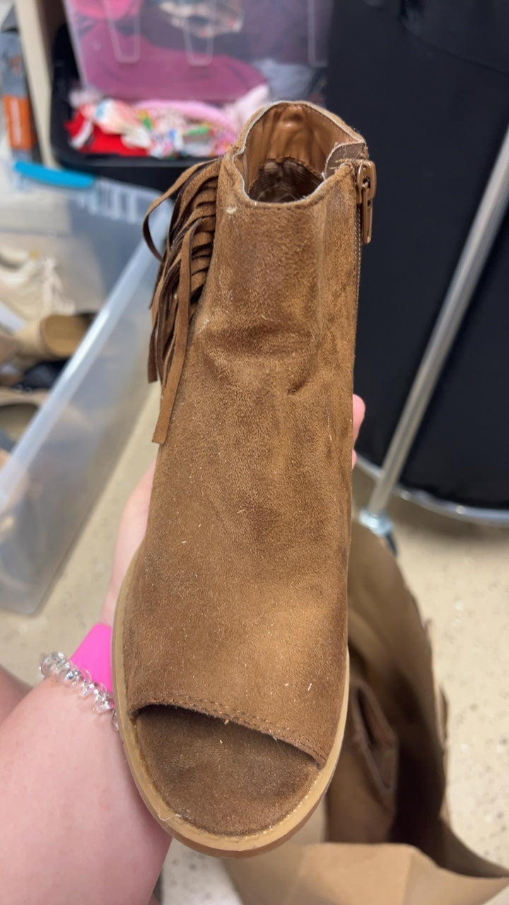 Boots 7.5
