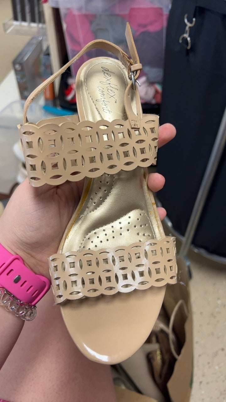 Sandals 7.5 Nude