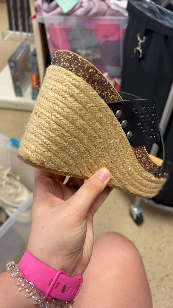 LUCKY BRAND Sandals 8
