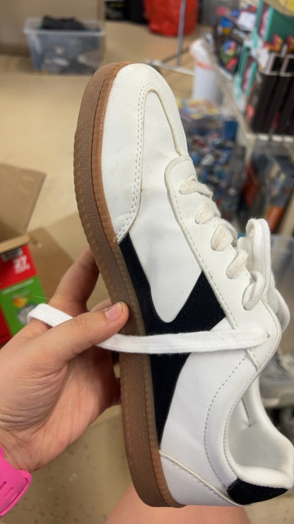 Sneakers 9