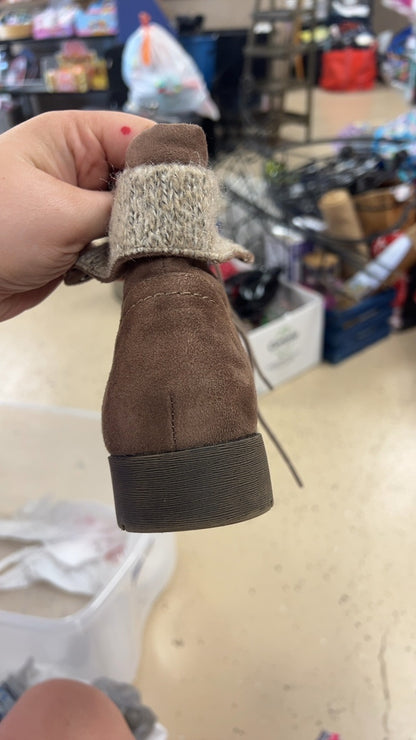 Boots 8
