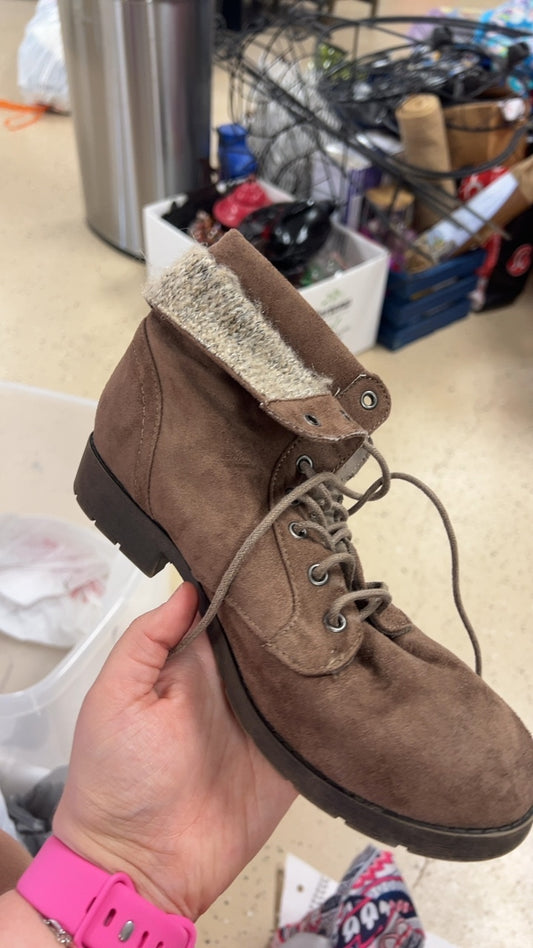 Boots 8