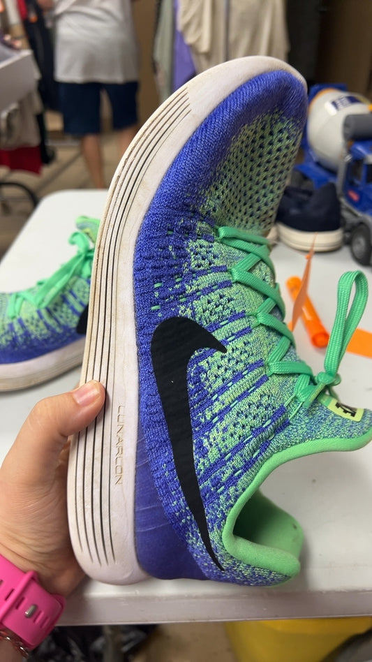 Nike Sneakers Mens 10 bright