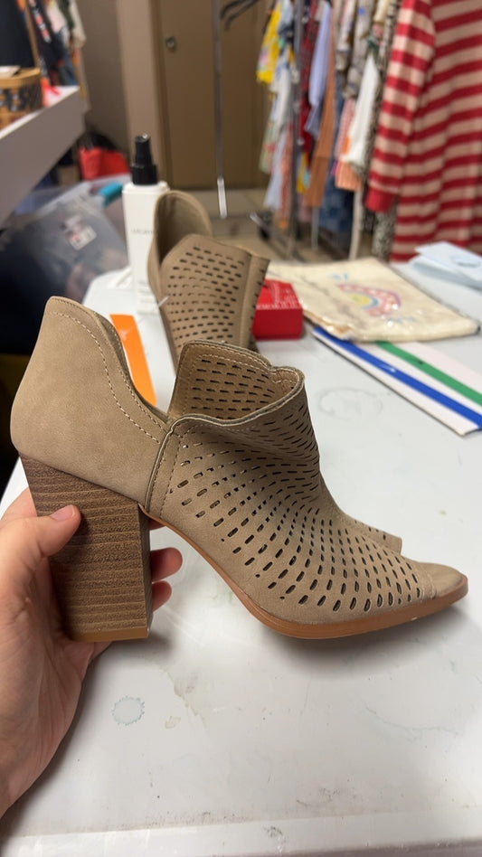 Boots 7