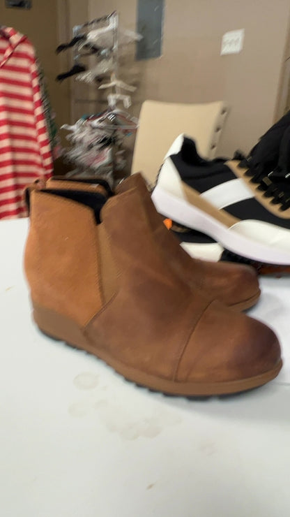Sorel Boots 10