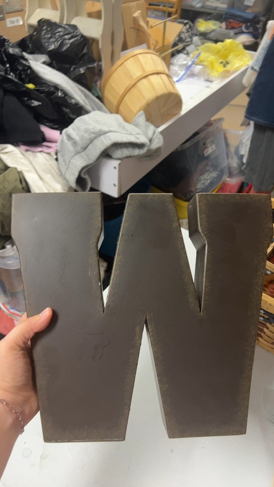 Letter/Character Sign W