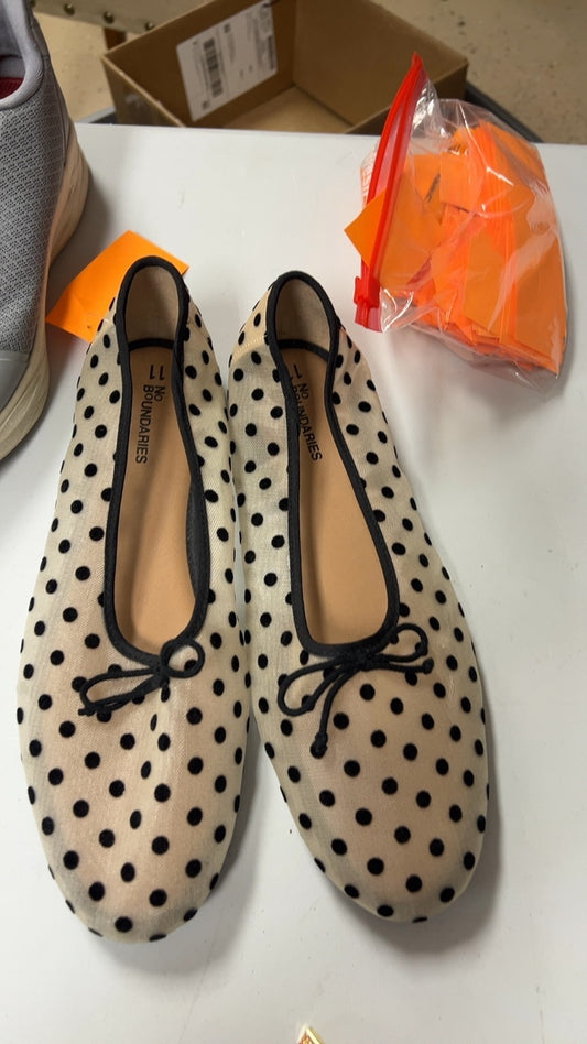 NO BOUNDARIES Shoes 11