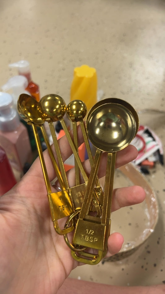 Measuring spoons