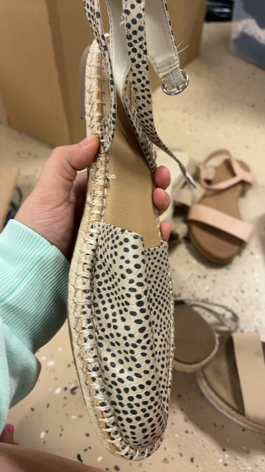 Sandals 11 dots