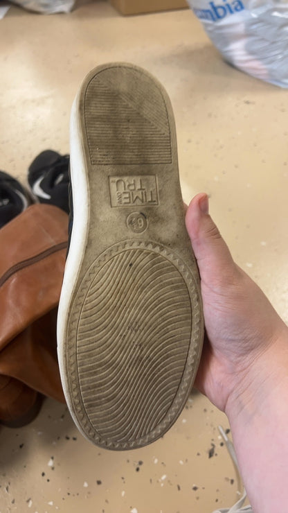 Sneakers 6.5