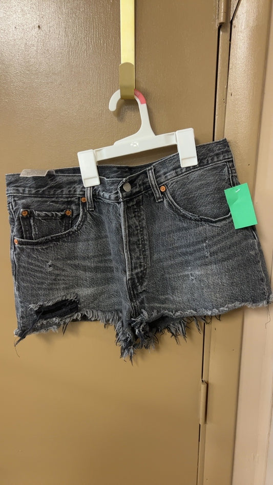 Levi's Shorts 32