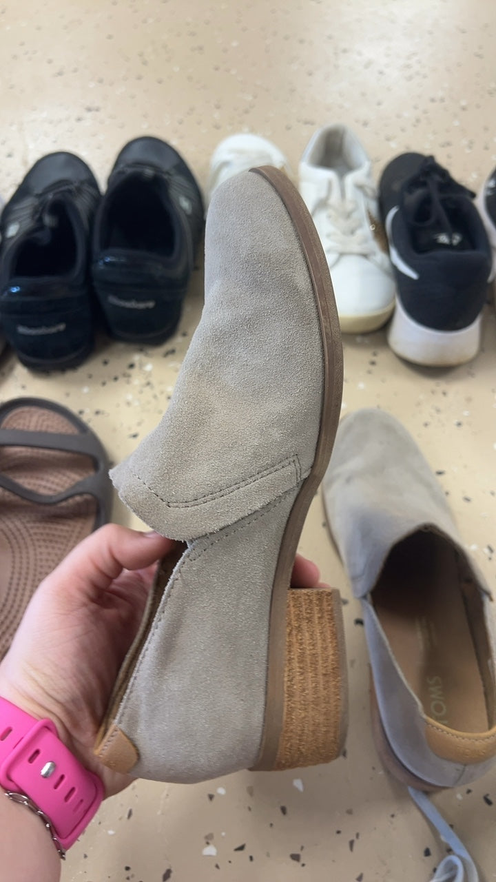 TOMS Shoes 7
