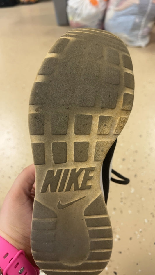 Nike Sneakers 6.5