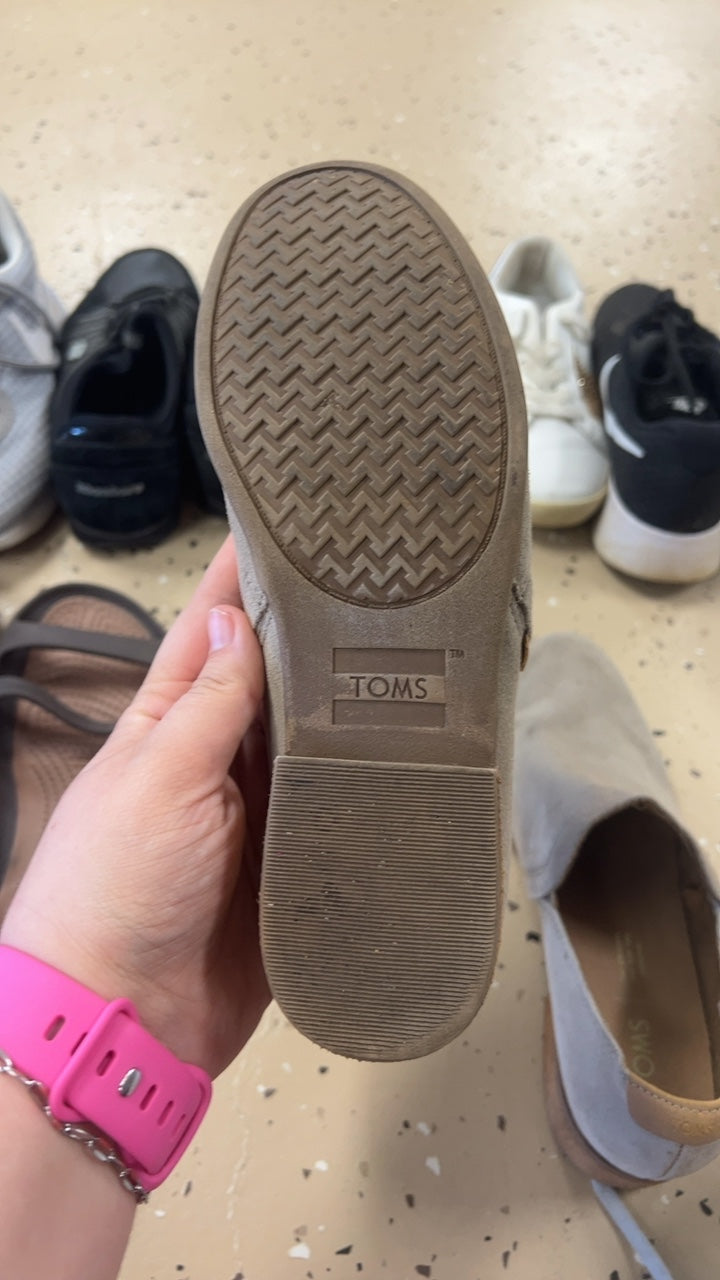 TOMS Shoes 7