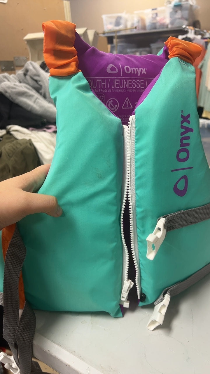 Onyx life vest youth 