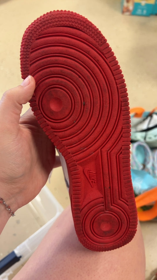 Nike Sneakers 5.5 Y red