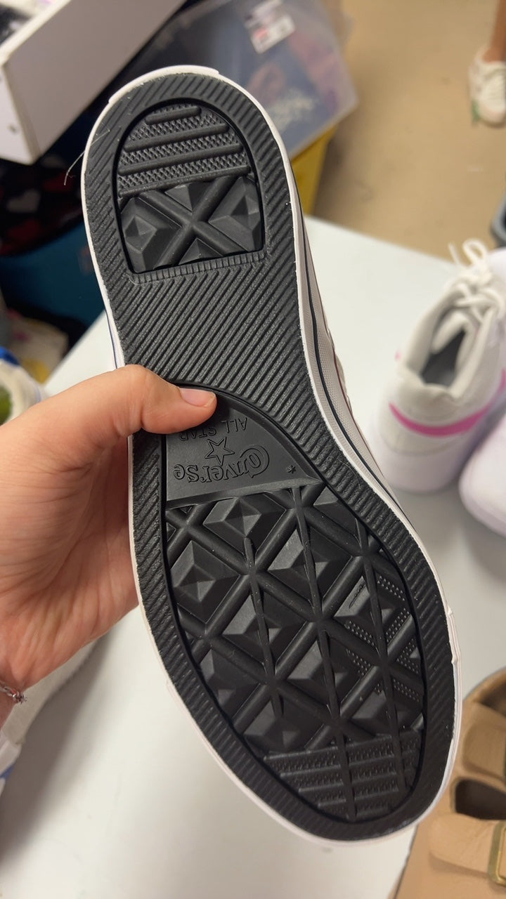 Converse Sneakers 9.5